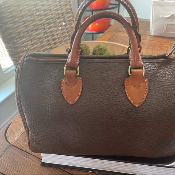 Vintage Dooney and Bourke large satchel bag with Shoulder Strap - Picture 3 of 15